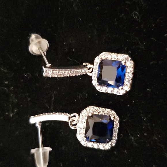 Beautiful Blue Jewel Square drop earrings - Picture 2 of 2